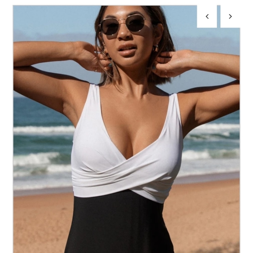 Criss cross front color block one piece swimsuit